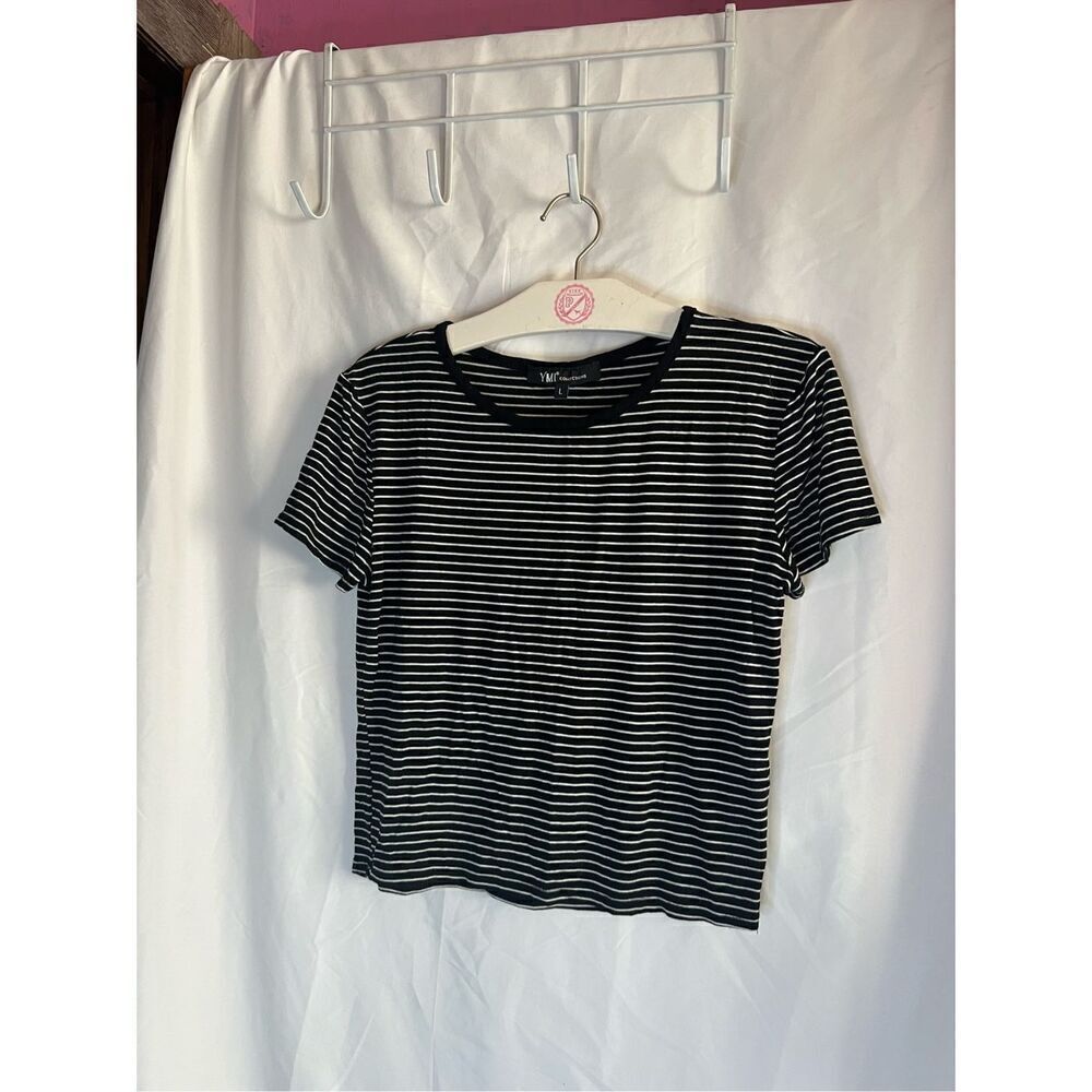 YMI Collections Black And White Striped Crop T-Shirt Woman’s Size Large